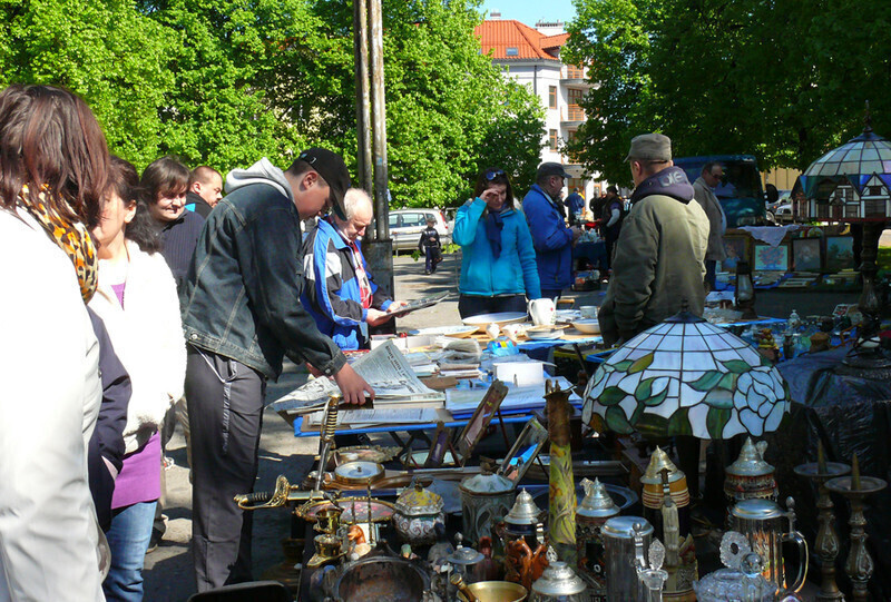 Zdjęcie 2: Giełda Staroci na Placu Zamkowym