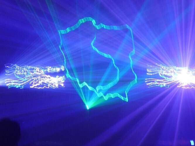 Pokaz laserowy na cześć Jana Pawła II
