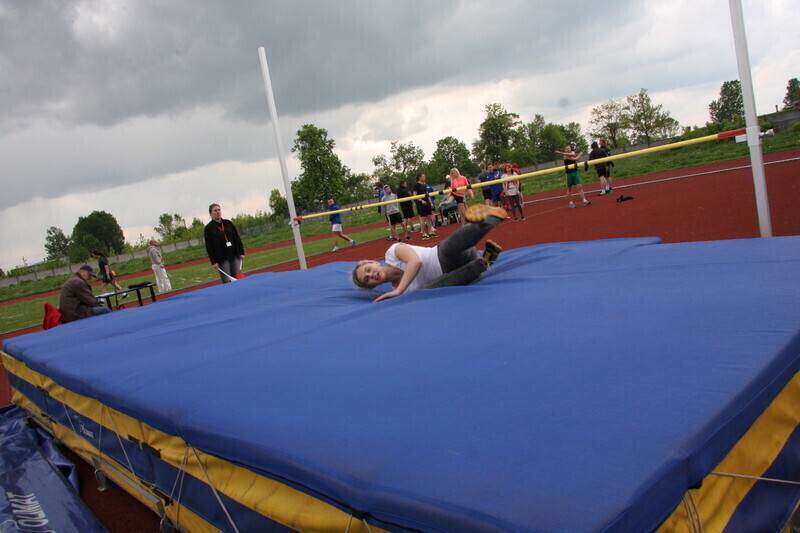 Zdjęcie 4: Lekka atletyka na miejskim stadionie 