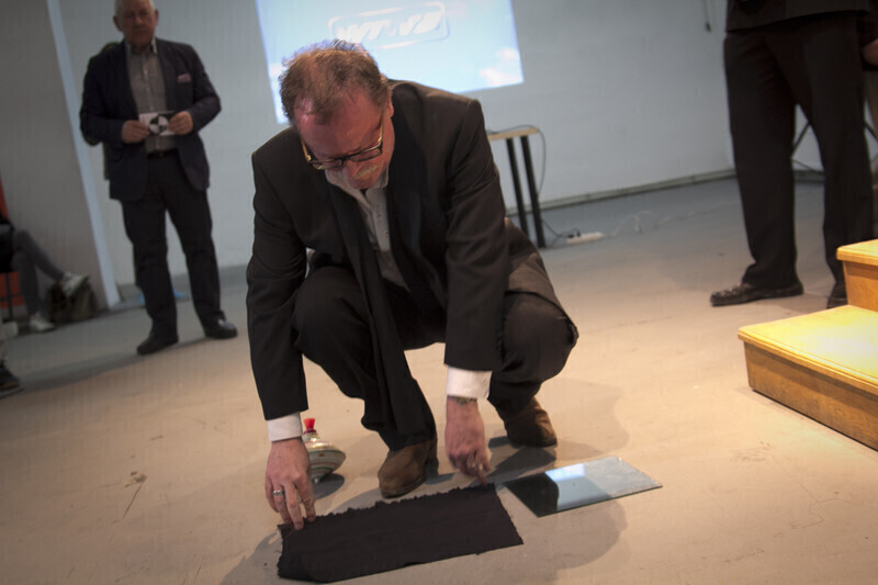 Zdjęcie 2: Bączek puszczony, Interakcje rozpoczęte