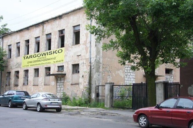 Budynek przy ul. Próchnika niezabezpieczony