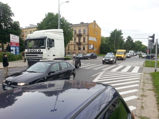 3 MajaKopernika Focus uderzył w tira