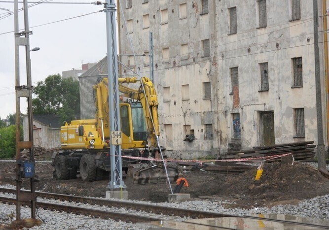 Pożar na budowie torowiska w Piotrkowie