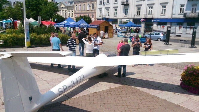 Szybowiec wylądował w centrum Piotrkowa