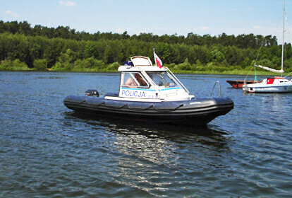 Uratowali mężczynę dryfującego po Zalewie Sulejowskim