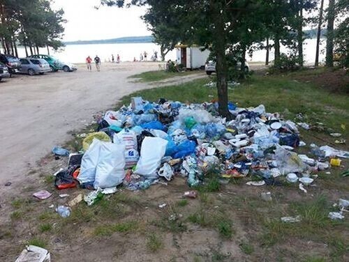 Wysypisko śmieci w Cieszanowicach