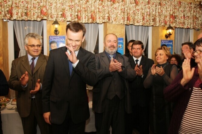 Kto komu da mata Piotrkowska szachownica polityczna