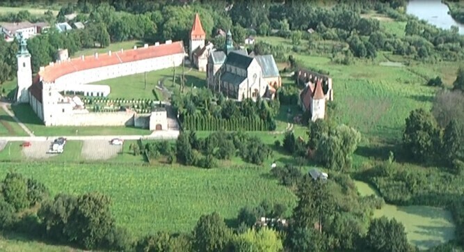 Zdjęcie 1: Sulejów z lotu ptaka