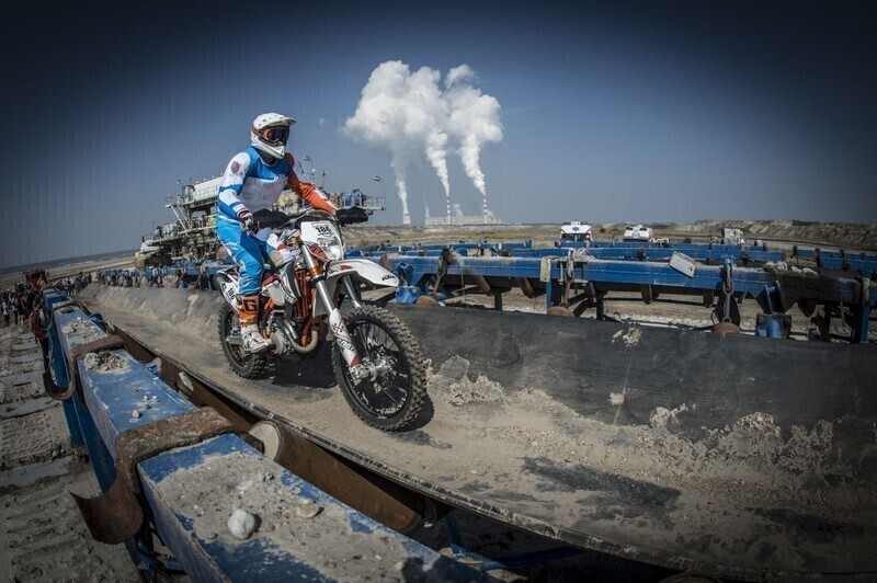 Zdjęcie 3: Pierwszy dzień motocyklowych zmagań w kopalni za nami