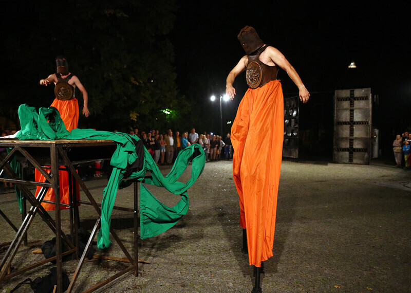 Zdjęcie 7: Przejmujący spektakl o wojnie