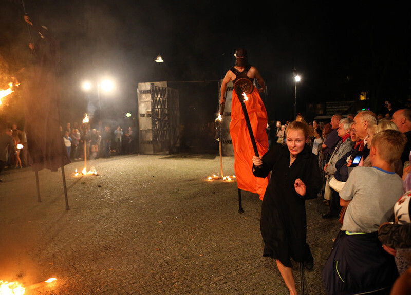 Zdjęcie 8: Przejmujący spektakl o wojnie