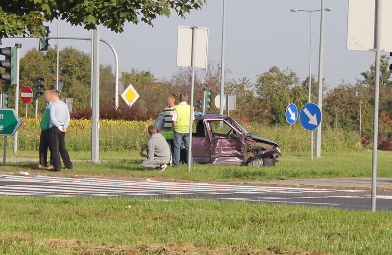 Zdjęcie 3: Kolizja na skrzyżowaniu Al. Sikorskiego z al. Concordii
