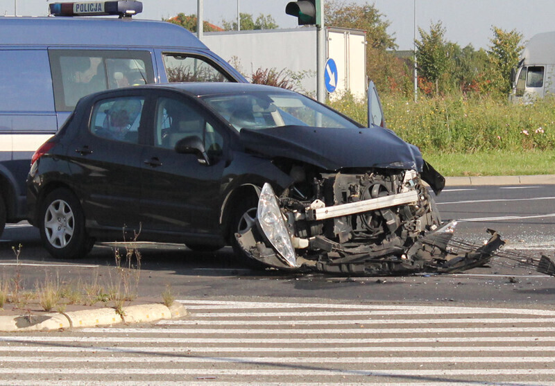 Zdjęcie 4: Kolizja na skrzyżowaniu Al. Sikorskiego z al. Concordii
