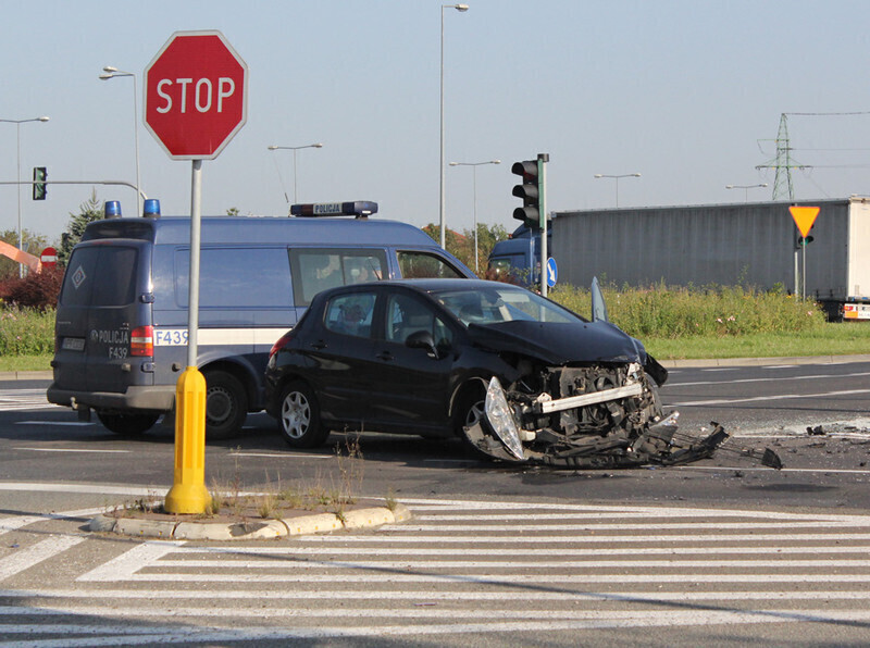 Zdjęcie 6: Kolizja na skrzyżowaniu Al. Sikorskiego z al. Concordii