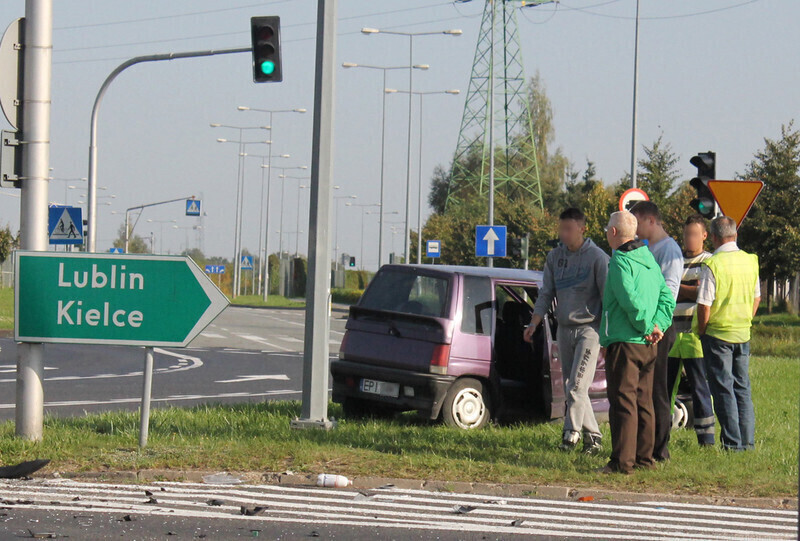 Zdjęcie 7: Kolizja na skrzyżowaniu Al. Sikorskiego z al. Concordii
