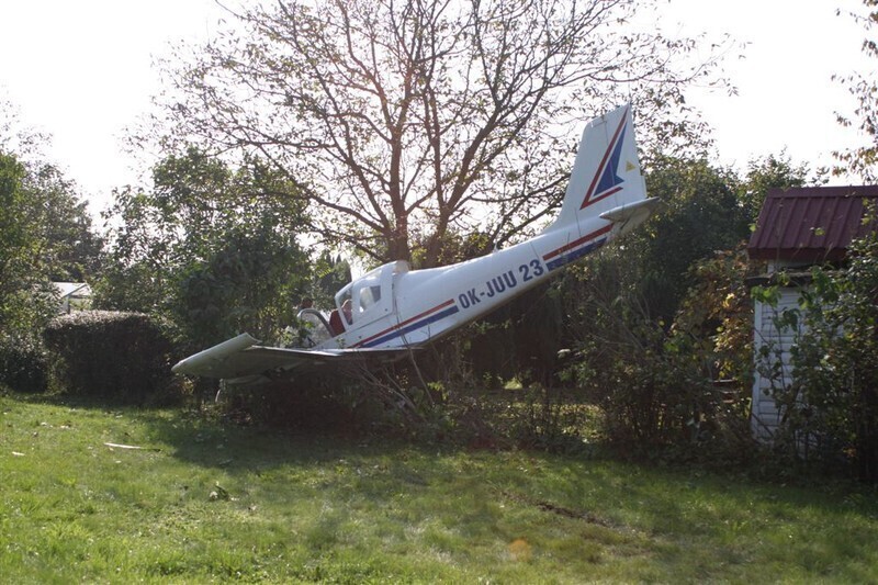 Zdjęcie 7: Awaryjne lądowanie awionetki [video]