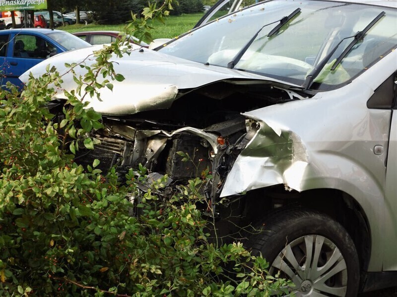 Zdjęcie 11: Groźny wypadek na skrzyżowaniu Al. Sikorskiego i ul. Kostromskiej