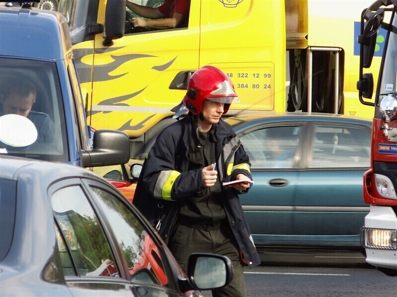 Zdjęcie 13: Groźny wypadek na skrzyżowaniu Al. Sikorskiego i ul. Kostromskiej