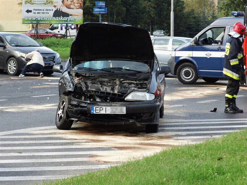 Zdjęcie 16: Groźny wypadek na skrzyżowaniu Al. Sikorskiego i ul. Kostromskiej