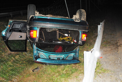 Kierowca audi dachował. Miał prawie dwa promile