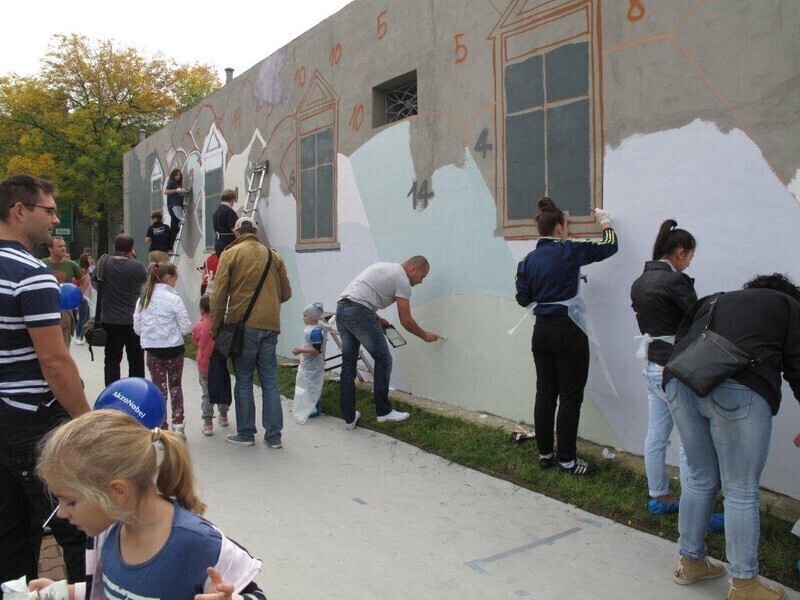 Zdjęcie 13: Wspólnie pomalowali budynek TPS-u