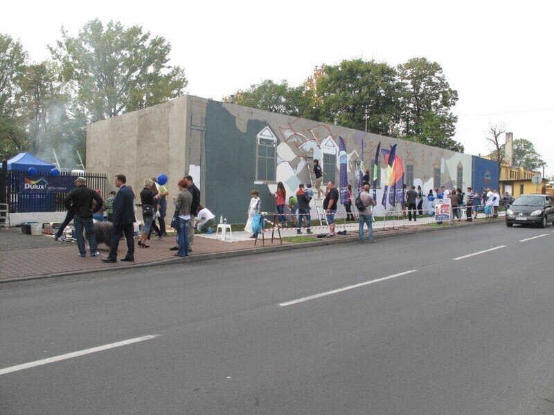 Zdjęcie 14: Wspólnie pomalowali budynek TPS-u