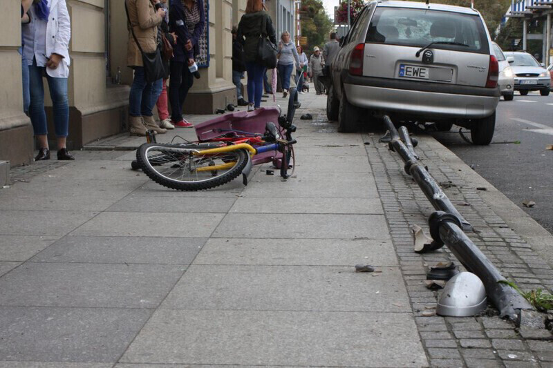 Zdjęcie 5: Wypadek przy wieży ciśnień, trzy osoby w szpitalu