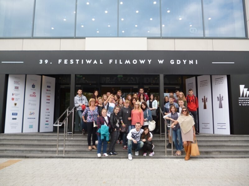 Zdjęcie 27: Uczniowie ZSP 2 na widowni 39. Festiwalu Filmowego w Gdyni