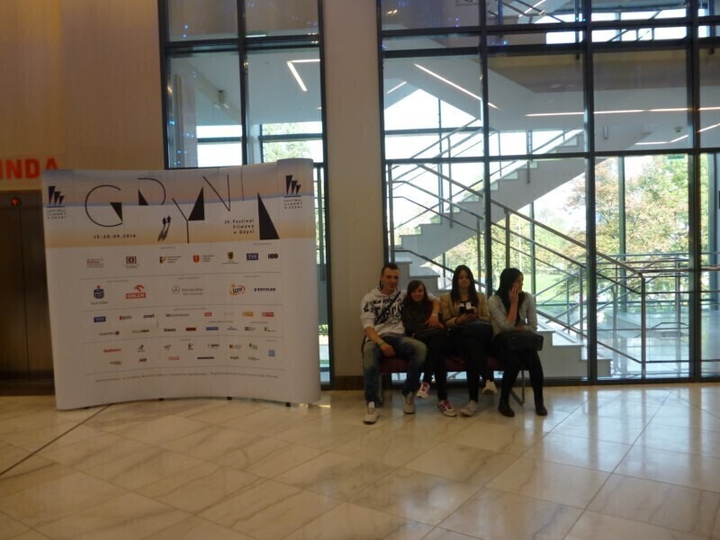 Zdjęcie 34: Uczniowie ZSP 2 na widowni 39. Festiwalu Filmowego w Gdyni