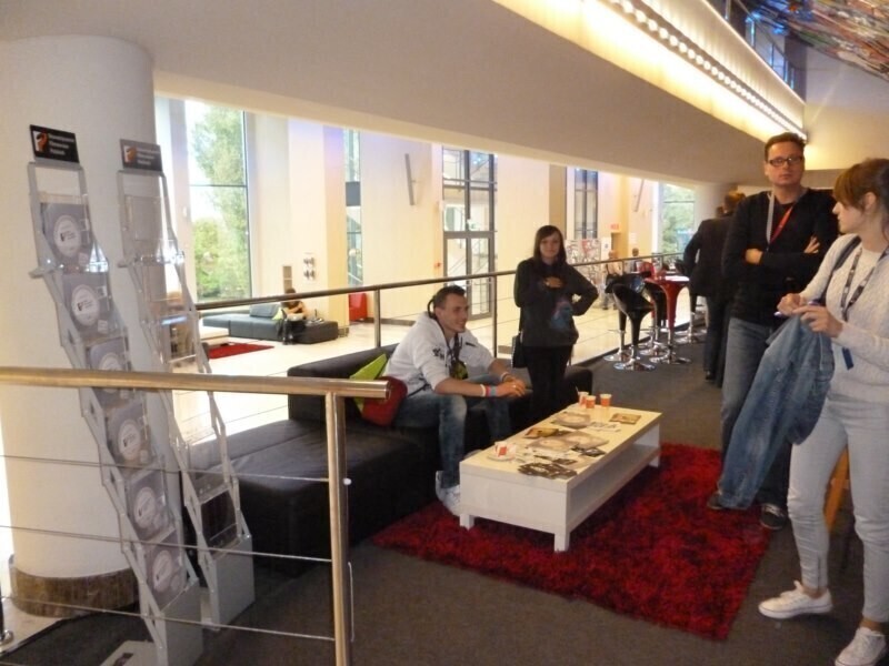 Zdjęcie 41: Uczniowie ZSP 2 na widowni 39. Festiwalu Filmowego w Gdyni