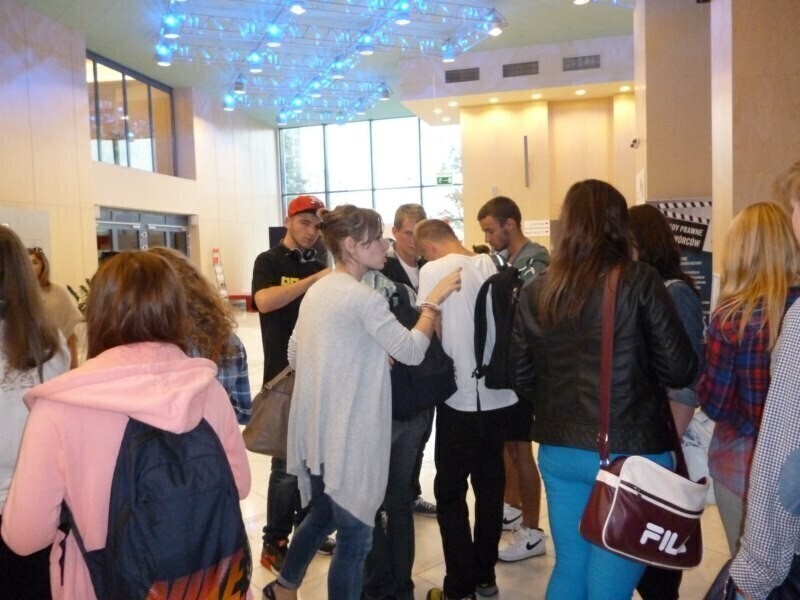 Zdjęcie 44: Uczniowie ZSP 2 na widowni 39. Festiwalu Filmowego w Gdyni