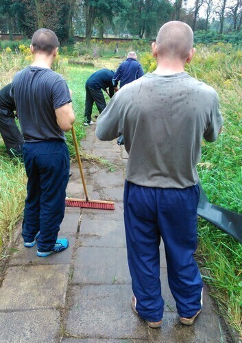 Osadzeni z piotrkowskiego Aresztu sprzątali żydowski cmentarz