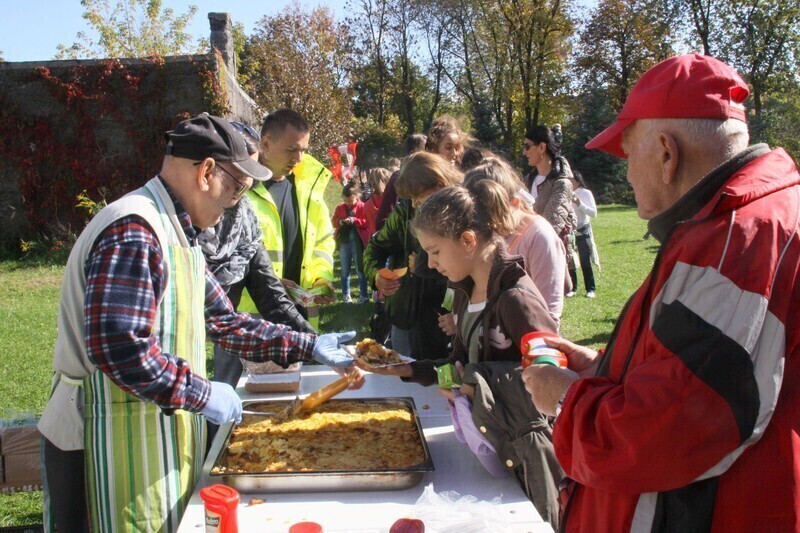 Zdjęcie 6: Tłumy na Rajdzie Prażonego Ziemniaka 