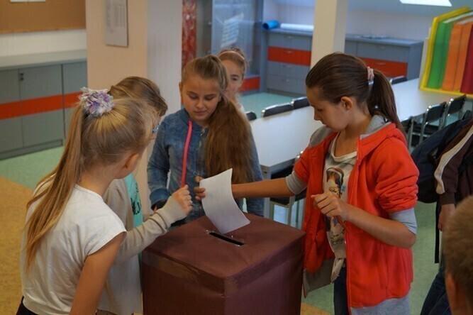 Zdjęcie 1: Uczniowie chcą uczciwych wyborów