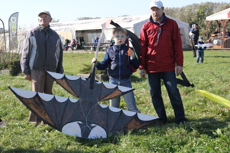 Zdjęcie 12: Święto Latawca na piotrkowskim lotnisku