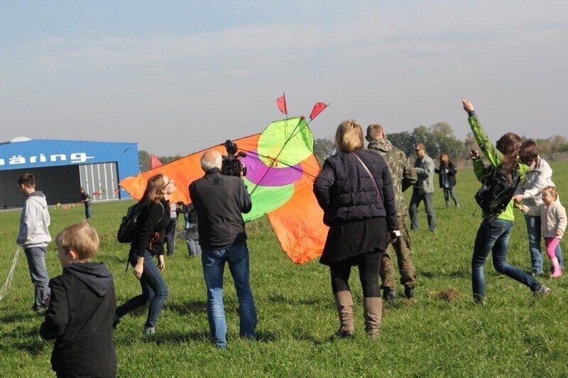 Zdjęcie 16: Święto Latawca na piotrkowskim lotnisku