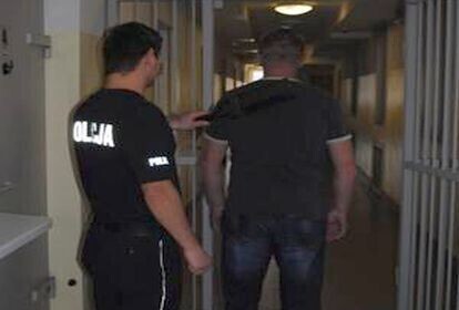 Miał 35 promila chciał wręczyć łapówkę