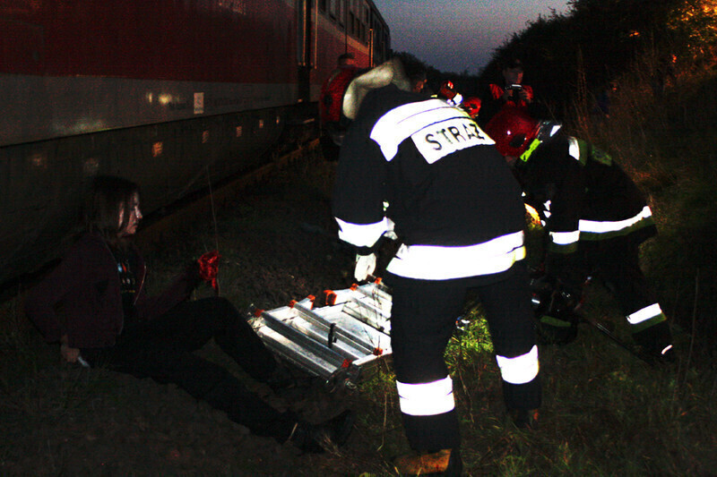 Zdjęcie 3: Kilkunastu rannych po zderzeniu pociągu z samochodem (ćwiczenia służb + VIDEO) 