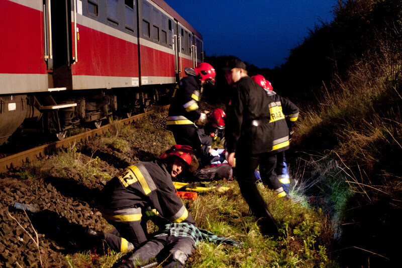 Zdjęcie 6: Kilkunastu rannych po zderzeniu pociągu z samochodem (ćwiczenia służb + VIDEO) 