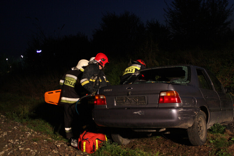 Zdjęcie 9: Kilkunastu rannych po zderzeniu pociągu z samochodem (ćwiczenia służb + VIDEO) 