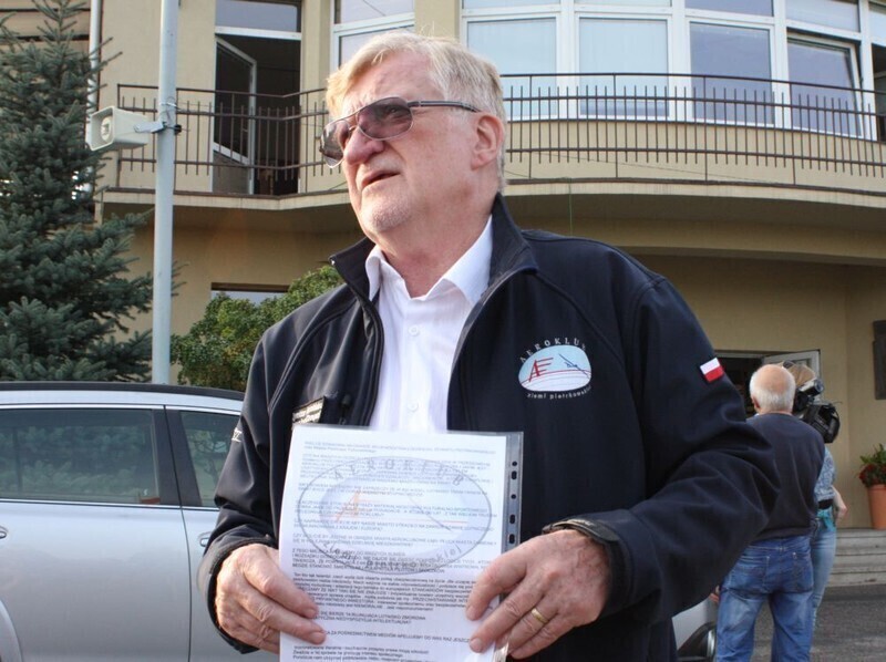 Zdjęcie 5: Walka z wiatrakami na piotrkowskim lotnisku 