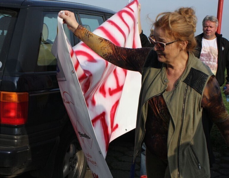 Zdjęcie 7: Walka z wiatrakami na piotrkowskim lotnisku 