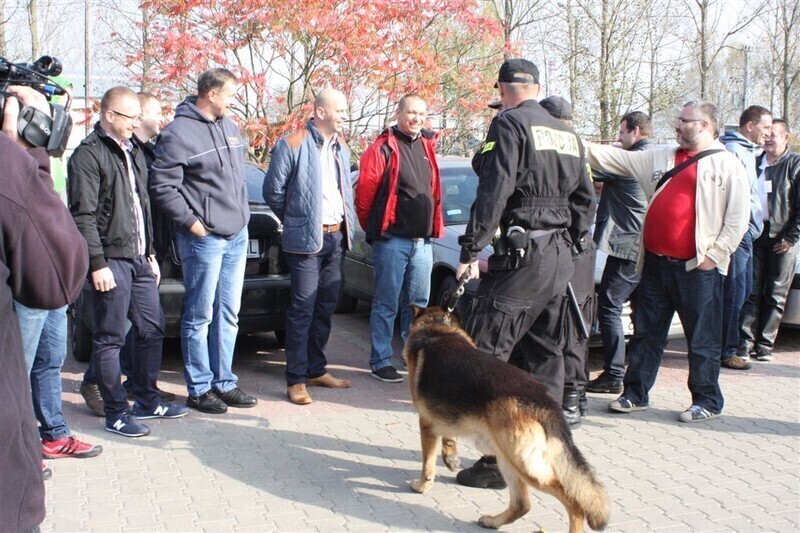 Zdjęcie 7: Areszt zaatakowany. Chcieli odbić więźnia 