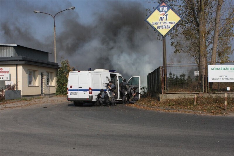 Zdjęcie 17: Areszt zaatakowany. Chcieli odbić więźnia 