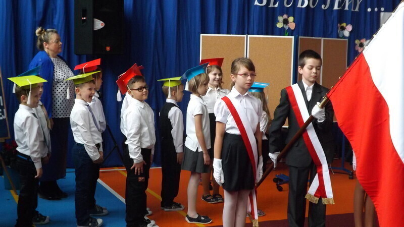 Zdjęcie 3: Pierwszaki z Bujen są już uczniami