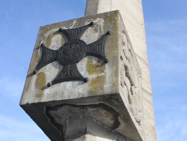 Zdjęcie 4: Kto zadba o pomnik w Polichnie?