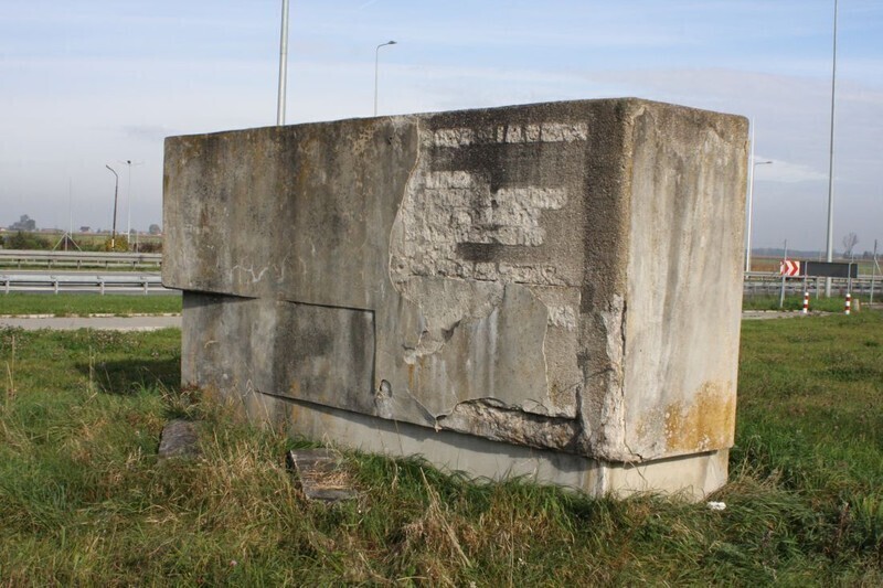 Zdjęcie 8: Kto zadba o pomnik w Polichnie?