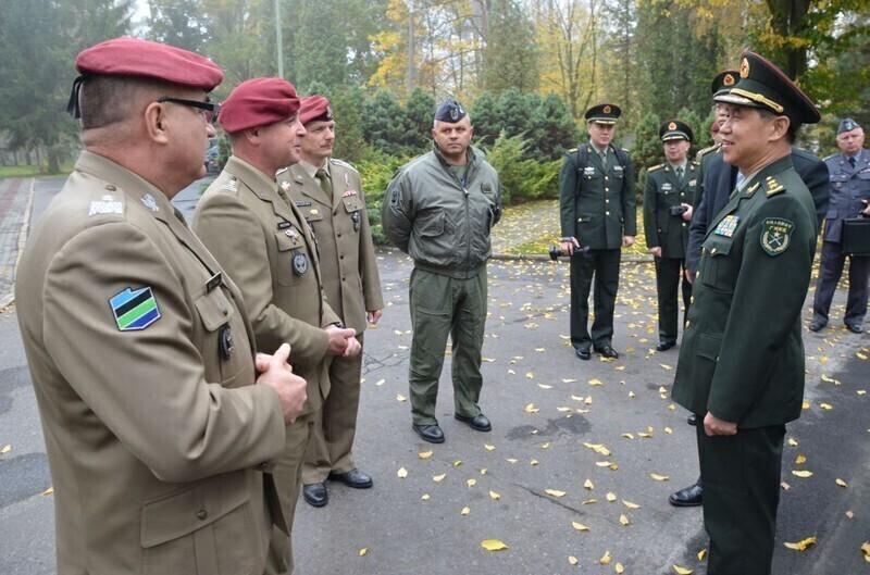Zdjęcie 2: Delegacja chińskiej armii w Tomaszowie 