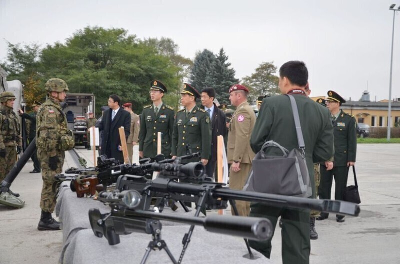 Zdjęcie 9: Delegacja chińskiej armii w Tomaszowie 