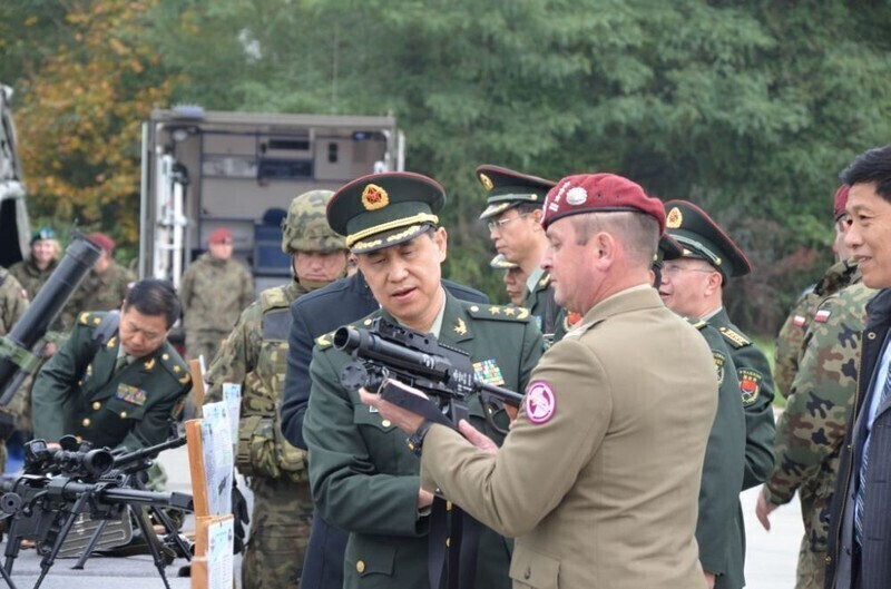 Zdjęcie 11: Delegacja chińskiej armii w Tomaszowie 